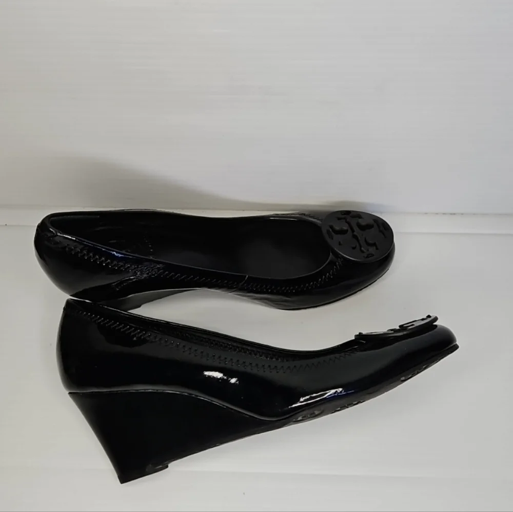 Tory Burch Sophie Black Patent Leather Wedge Heels – 2.5
